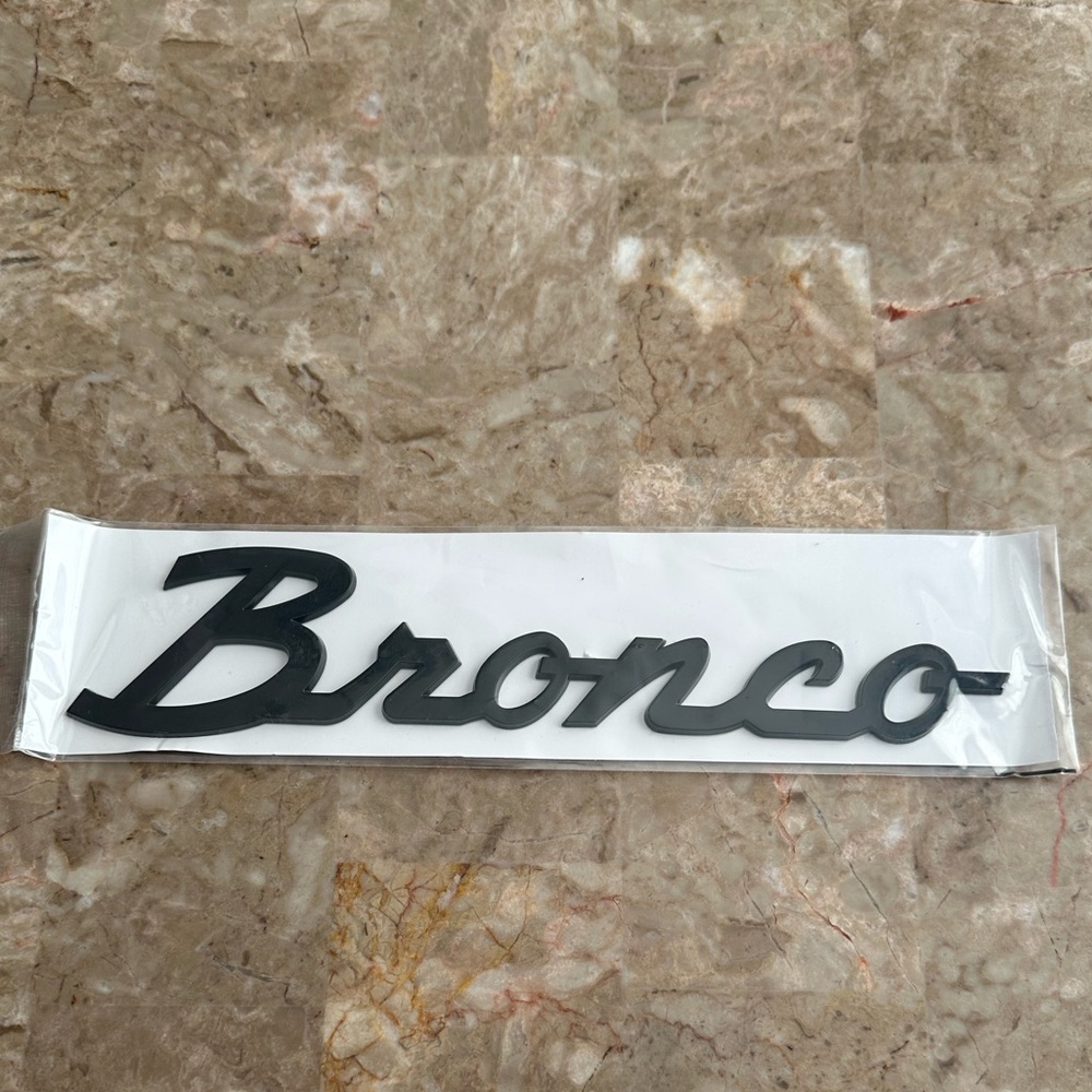 2021-2024 For Ford Bronco Classic Script Fender Badge - Gloss Black - 1 pieces